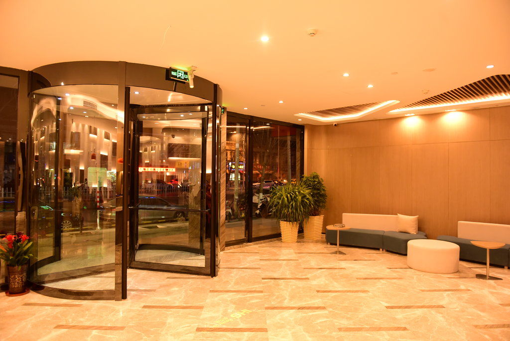 Holiday Inn Express Lhasa Potala Palace, An Ihg Hotel Exterior photo